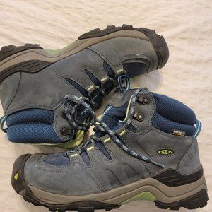 KEEN women's size 10.5 Boot